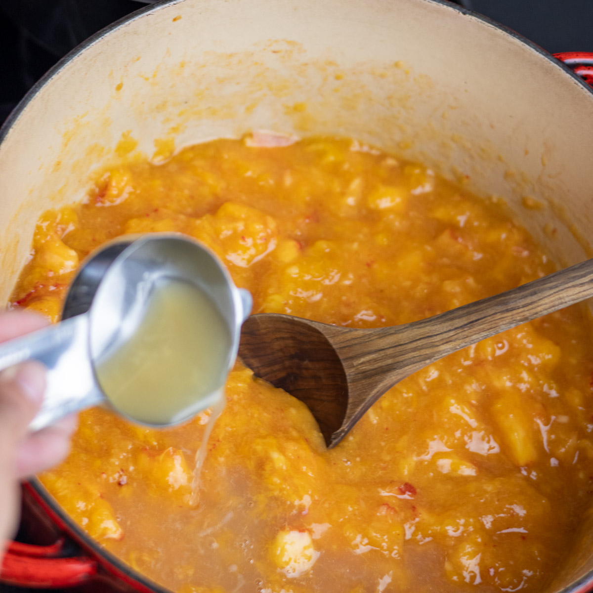 lemon juice added to mashed peaches