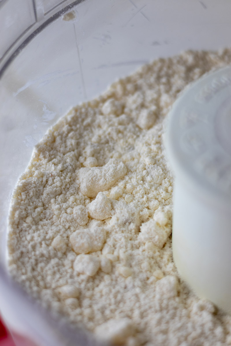 Pea sized lard pieces in pie crust.