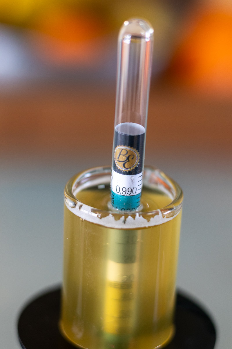 A gravity reading for mead showing .998